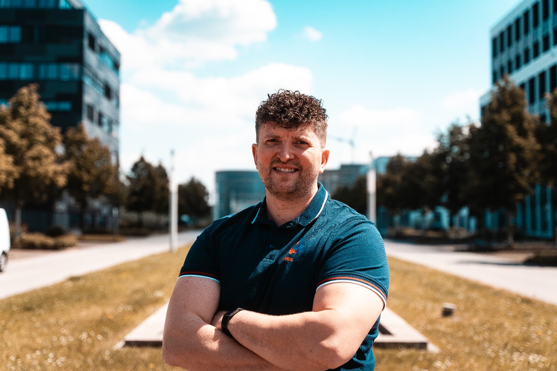 Teammitglied von HEISSKALT im Firmen-Poloshirt